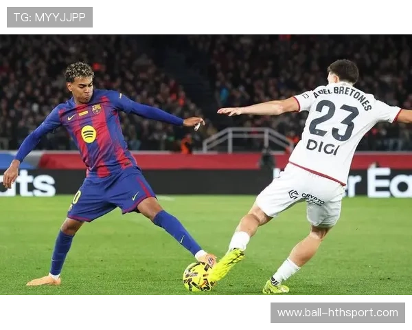 拉菲尼亚补射门前抢点终结比赛